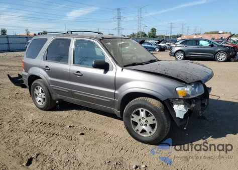 2005 Ford Escape Limited from USA, damaged, VIN 1FMCU04195KC43088